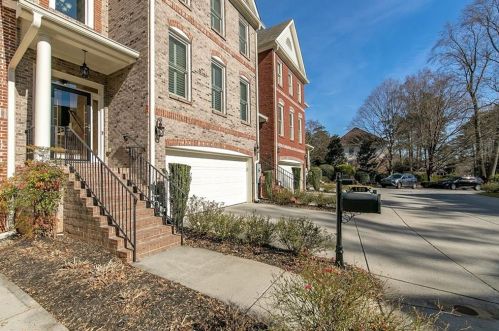 105 Glentown Way, Atlanta, GA 30328-1607