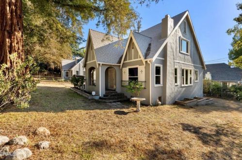 276 Wapello St, Altadena, CA 91001-4456