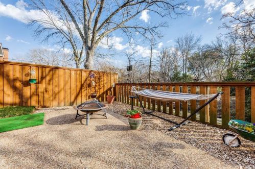 2930 Waterfront Dr, Garland TX  75042-4810 exterior