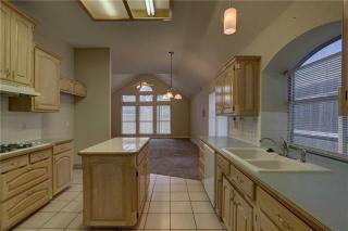 8300 Emerald Cir, Fort Worth TX  76180-5774 exterior