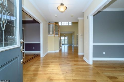 3 Endicott Dr, Great Meadows, NJ 07838-2008
