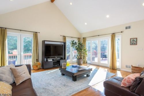 2 Brookview Cir, Dover NJ  07869-4636 exterior