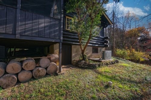 928 Cedar Dr, Fredon, NJ 07860-4517