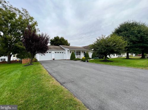 167 Jamestown Dr, Falling Waters, WV 25419-4015