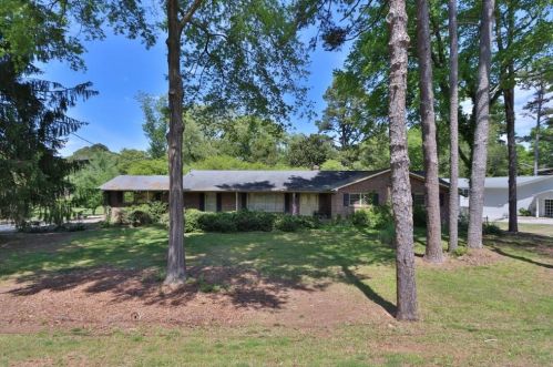 172 Thompson Pl, Gainesville, GA 30506-1614