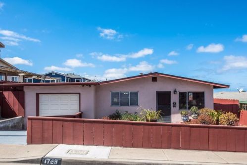 1729 Darwin St, Seaside, CA 93955-3917