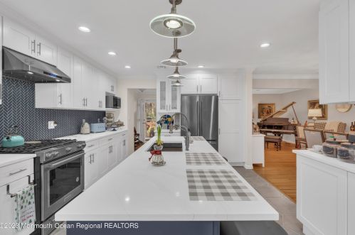 162 Catherine St, Tinton Falls NJ 07701-1245 exterior