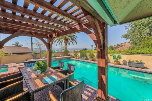 3037 Lamer St, Burbank, CA 91504-1626