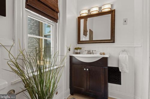 33 Ruby St, Lancaster PA  17603-5166 exterior