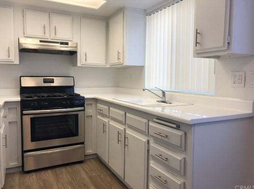 426 Centinela Ave, Inglewood, CA 90302-3277