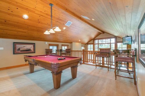 12503 Lookout Loop, Truckee CA  96161-4547 exterior