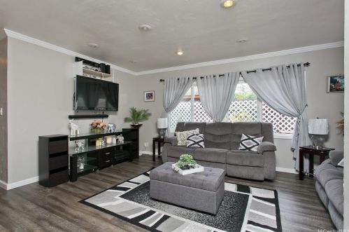 84-561 Manuku St, Nanakuli, HI 96792-1852