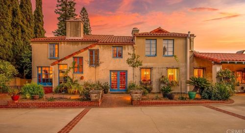 805 16th St, Upland, CA 91784-1880