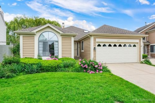 197 Seneca Trl, Hanover Park, IL 60108-2431