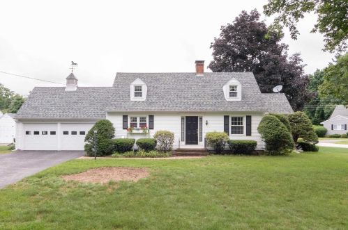 32 Larkwood Rd, Laconia, NH 03246-2624