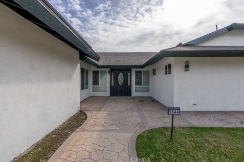 1344 Winn Dr, Upland CA  91786-5026 exterior