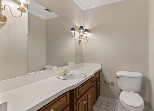 325 Hunters Gln Ct, Atlanta GA  30328-1710 exterior