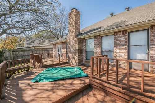 7554 Carriage Ln, Fort Worth, TX 76112-5416