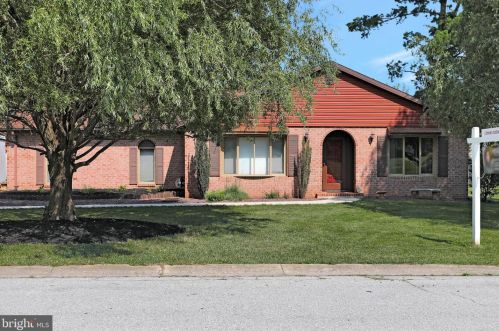 10825 Wilcox Dr, Williamsport, MD 21795-1424