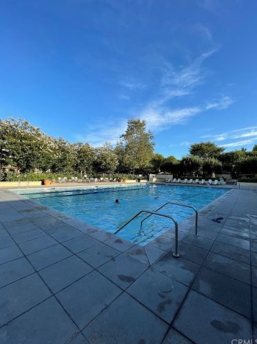 324 Quail Rdg, Irvine CA  92603-4240 exterior