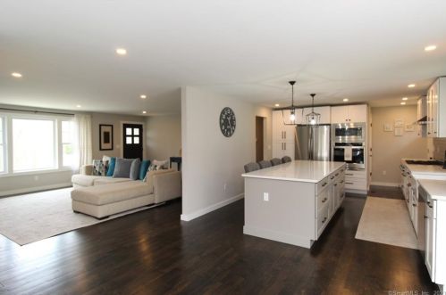75 Ridge Dale Rd, Upper Stepney CT  06468-1244 exterior