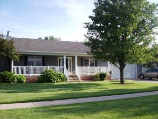 305 Wollmann St, Moundridge, KS 67107-8504