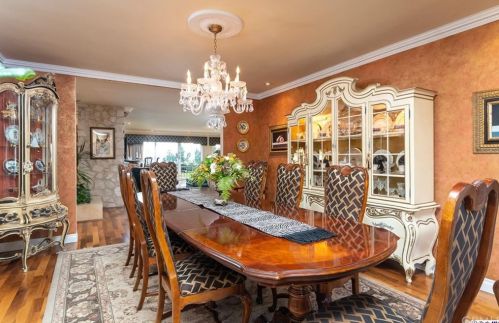 1629 Heather Ridge Dr, Glendale CA  91207-1035 exterior
