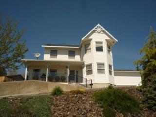930 Ann Ave, Sunnyside, WA 98944-1761