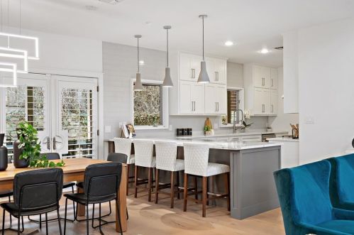 2401 12th St, Austin TX  78703-3834 exterior