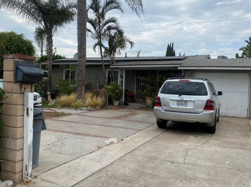 2409 Hood Ave, Santa Ana, CA 92704-3542