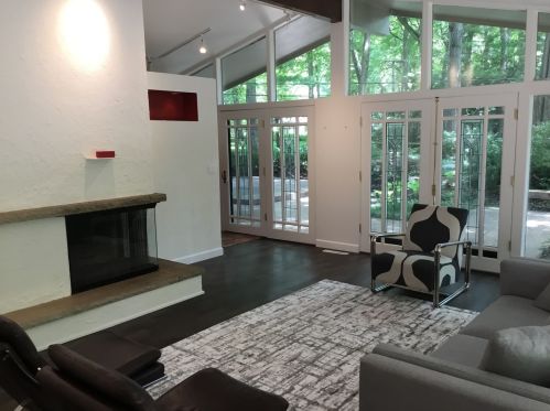 39 Cumberland Dr, Half Day, IL 60069-3111