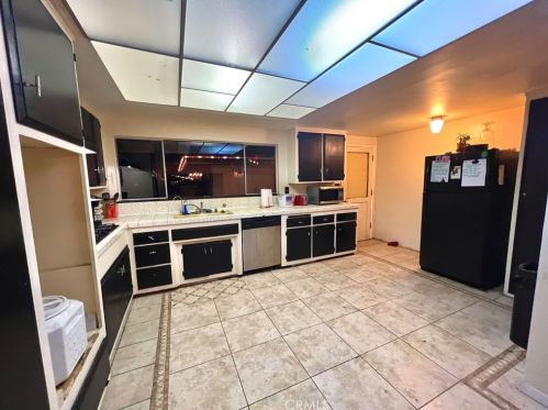 27135 Shorewood Rd, Palos Verdes Estates, CA 90275-2229