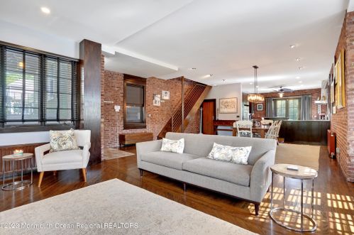 1034 2nd Ave, Tinton Falls NJ  07712-5834 exterior