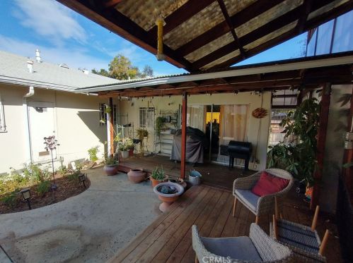 8538 Hickory Ln, Riverside CA  92504-2915 exterior