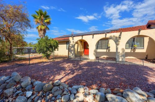 604 5th St, Ramona, CA 92065-2422
