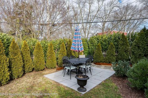 605 Front St, Tinton Falls NJ  07701-5515 exterior