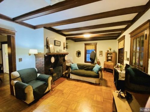 68 Lexington Ave, Bloomfield, NJ 07003-5718