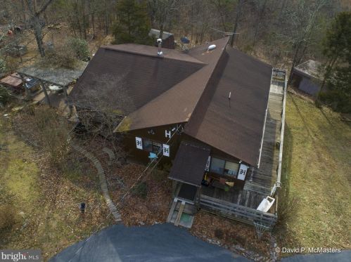 782 Village Dr, Hedgesville, WV 25427-6072