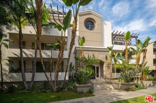 4637 Willis Ave, Van Nuys CA  91403-2646 exterior