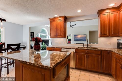541 Dorland Rd, Saint Paul MN  55119-6781 exterior