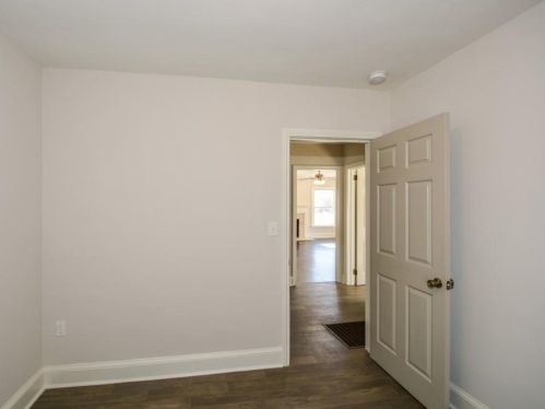 1771 Ctr Ave, Atlanta GA  30344-4725 exterior