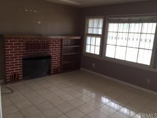116 Elmwood Ave, Hemet, CA 92543-5938