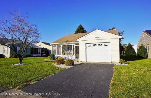 32 Edgeware Pl, Lakehurst, NJ 08759-6802