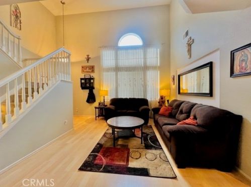 556 Calora St, Covina, CA 91722-2155