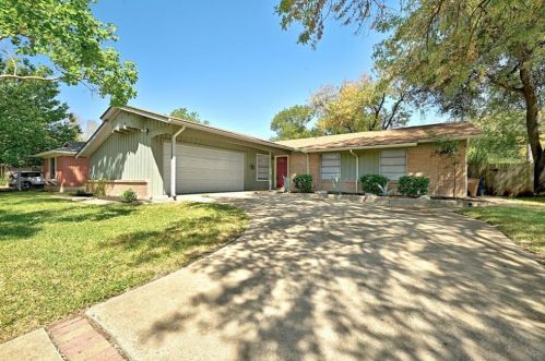 5505 Delwood Dr, Austin TX  78723-2604 exterior