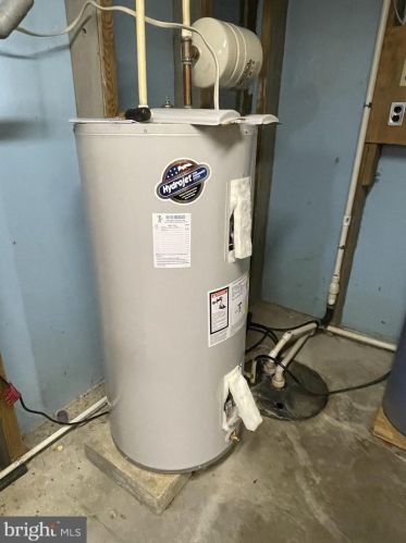 112 Bentley Ln, Lancaster PA  17603-6223 exterior