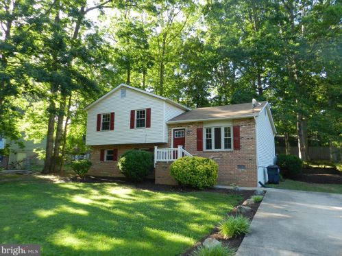 114 Durham Dr, Fredericksburg, VA 22407-1707