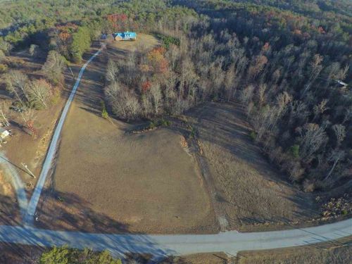 175 Fulton Dr, Tamassee, SC 29686-2208