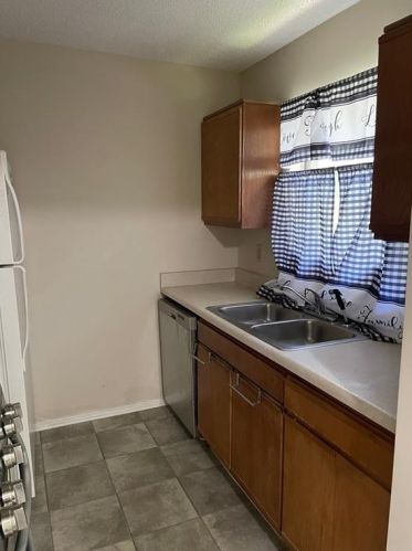 5640 Bradley Cir, Lithonia, GA 30038-1171