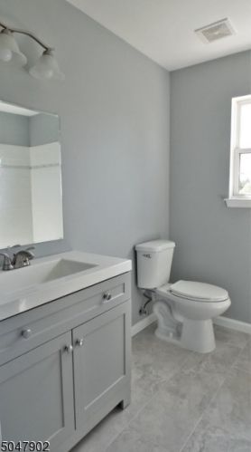 55 Saxton Dr, Hackettstown NJ  07840-1742 exterior